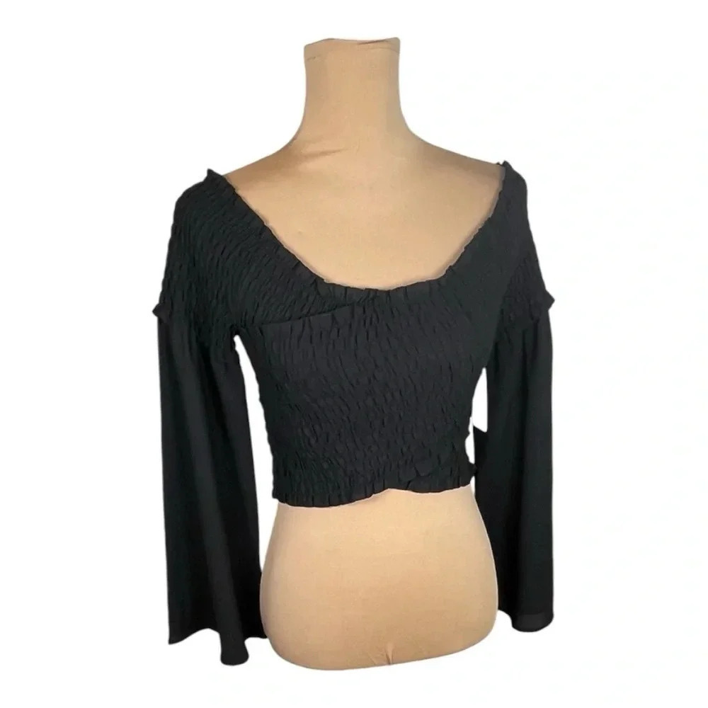 🖤‎ C’isa Boutique Cropped Top New Medium